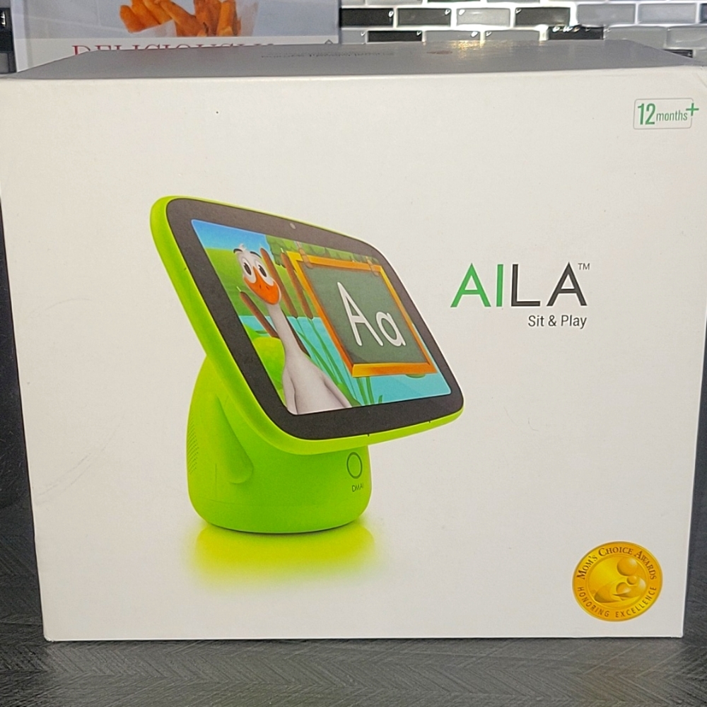 Aila sit and play